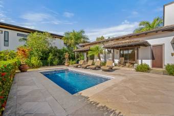 Elegant Luxury Villa Featuring Ocean and Golf Course Vistas in Hacienda Pinilla