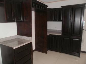 se vende casa de 225 m2 en ganga en San antonio de Alajuela 19-449