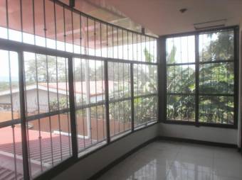 se vende casa de 225 m2 en ganga en San antonio de Alajuela 19-449