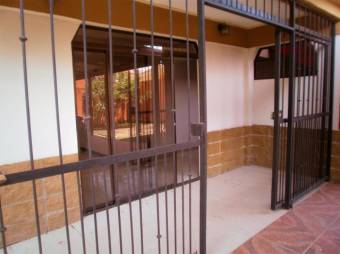 se vende espaciosa casa independiente a estrenar en san antonio de alajuela 19-449