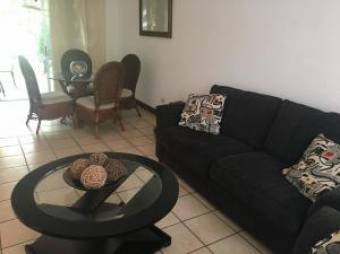 Se vende hermosa casa con patio en bonito resindencial en ulloa heredia 20-169