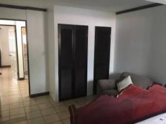 Se vende hermosa casa con patio en bonito resindencial en ulloa heredia 20-169