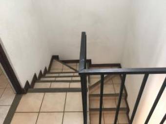 Se vende hermosa casa con patio en bonito resindencial en ulloa heredia 20-169