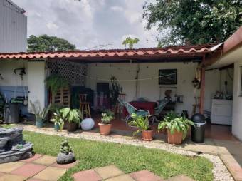 se vende amplia casa en heredia centro 