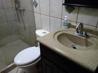 se vende hermosa y amplia casa cerca de mall oxigeno en san francisco de heredia 19-1329