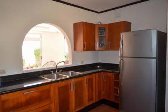 se vende espaciosa casa estilo colonial en san pablo de Heredia 20-505