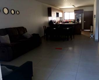 TERRAQUEA Apartamento con JARDÍN en Condominio Residencial,138m2 