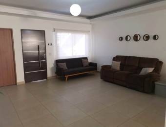 TERRAQUEA Apartment with garden in Residential Condominium, 138m2