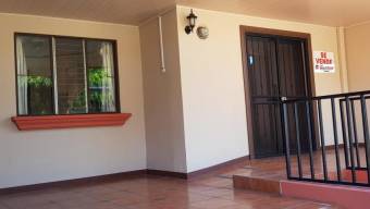 Compre su casa con excelente ubicacion en Alejuela Centro 20-394