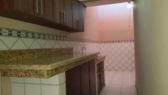 Compre su casa con excelente ubicacion en Alejuela Centro 20-394