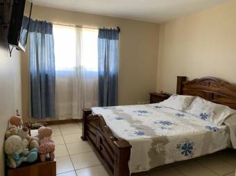 se vende casa en alajueal centro 20-522