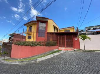 Venta de Propiedad con 2 casas en Condominio, El Carmen de Guadalupe.