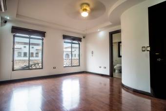 TERRAQUEA ¡EXCELENTE OPORTUNIDAD EN ESCAZÚ! $189000. Hermosa Casa en Condominio 