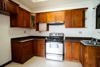 TERRAQUEA ¡EXCELENTE OPORTUNIDAD EN ESCAZÚ! $189000. Hermosa Casa en Condominio 