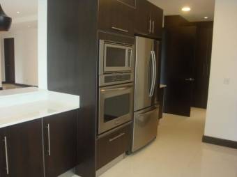 CG-20-1749.  Estupendo Apartamento  en  SantaAna,  En Venta