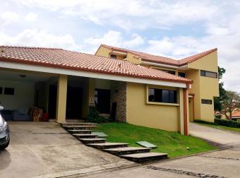 Venta de Casa en San Rafael de Escazú. 20-1056a