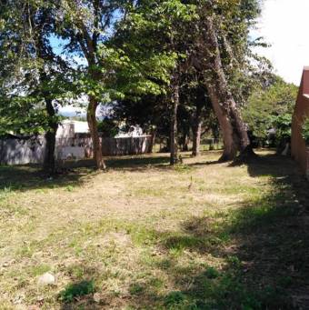 se lote amplio y plano de 942 m2 