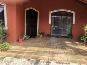 se vende casa de una planta en san francisco de Heredia 21-1106