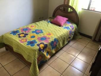 se vende casa de una planta en san francisco de Heredia 21-1106