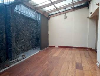 House for sale in Curridabat, Ifreses. 2 parking spaces, 3 bedrooms, 2.5 baths.
