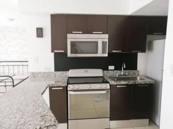 Venta de Apartamento en Rohrmoser, Pavas. 21-819a 