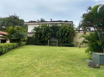 Venta de Casa en San Rafael de Escazú. 21-289a