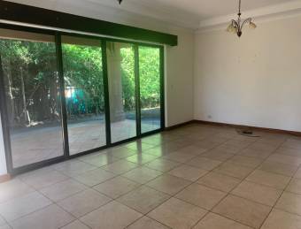 Venta de casa en San José, Santa Ana, Condominio Puerta de Hierro