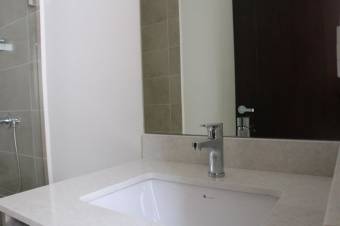 Venta de Apartamento en Escazú Centro. 21-1094a