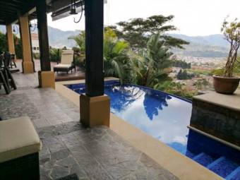 VENTA DE CASA EN CONDOMINIO HACIENDA EL GREGAL