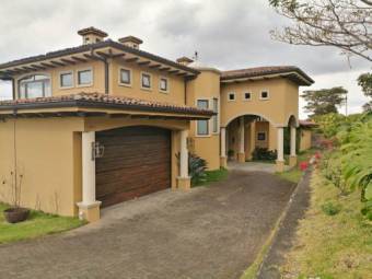 VENTA DE CASA EN CONDOMINIO HACIENDA EL GREGAL