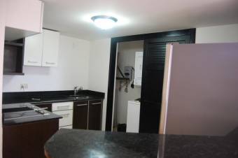 Se alquila espacioso apartamento conlinea blanca  a la 27 /21-1390