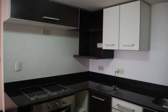 Se alquila espacioso apartamento conlinea blanca  a la 27 /21-1390