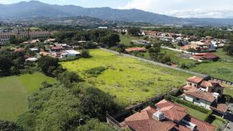 Se vende lote, gran oportunidad de inversión en la Ribera, Heredia 22-754