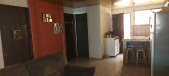  Se vende casa rodeada de zonas verdes en Heredia 22-869