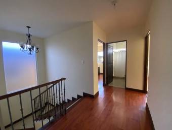  Se vende hermosa casa, con patio amplio en San Francisco de Heredia 22-1578