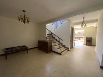  Se vende hermosa casa, con patio amplio en San Francisco de Heredia 22-1578