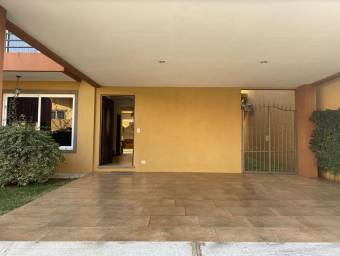  Se vende hermosa casa, con patio amplio en San Francisco de Heredia 22-1578