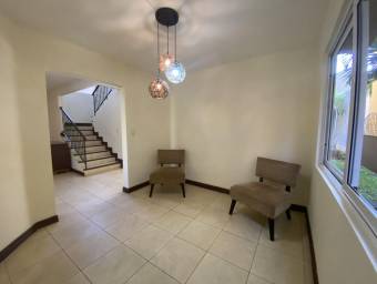  Se vende hermosa casa, con patio amplio en San Francisco de Heredia 22-1578