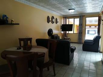 Se vende excelente casa en Alajuela Centro 22-1544