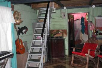 Comoda casa de 2 Niveles en Venta, Guapiles Centro       CG-21-978