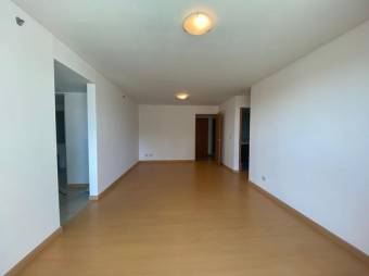 Se alquila hermosa apartamento con muchas amenidades en San José 22-1532