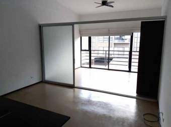 Se alquila apartamento con muchas amenidades en Santa Ana 22-1202