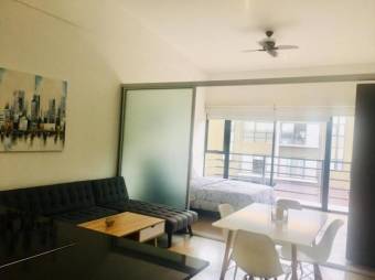 Se alquila apartamento con muchas amenidades en Santa Ana 22-1202