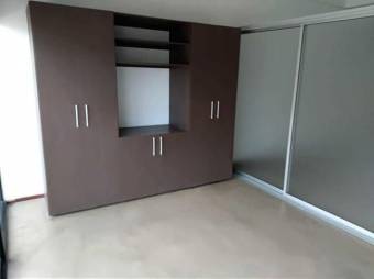 Se alquila apartamento con muchas amenidades en Santa Ana 22-1202