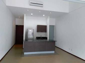 Se alquila apartamento con muchas amenidades en Santa Ana 22-1202