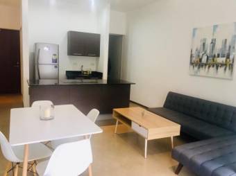 Se alquila apartamento con muchas amenidades en Santa Ana 22-1202