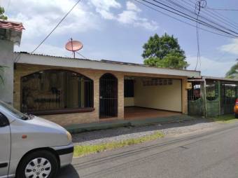 Amplia y Comoda casa en Venta, Guapiles Centro       CG-20-1208