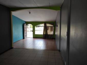 Amplia y Comoda casa en Venta, Guapiles Centro       CG-20-1208