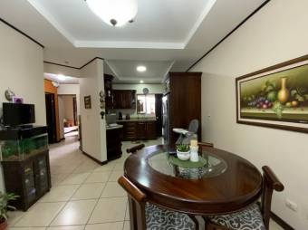 Venta de bella y segura casa en Ulloa, Heredia. #21-2112