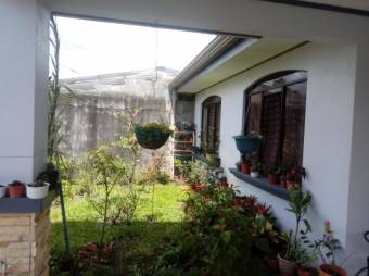 Bonita y comoda casa en Venta,  Guapiles       CG-20-1815